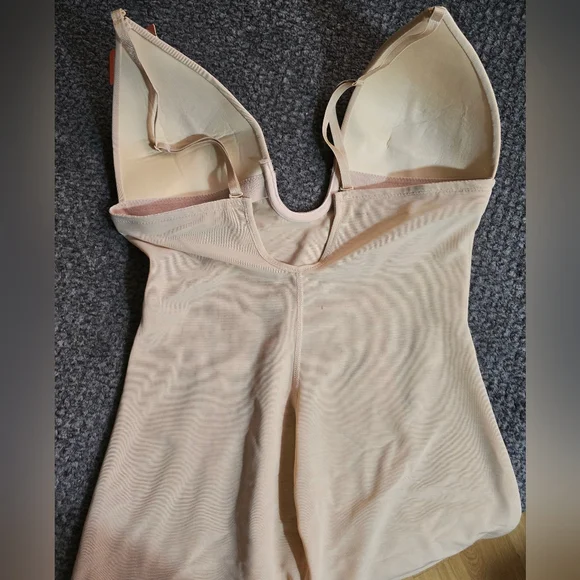 FeelinGirl Shapewear for Women With Tummy Control Built In Bra With U Plunge NWT - Picture 8 of 12